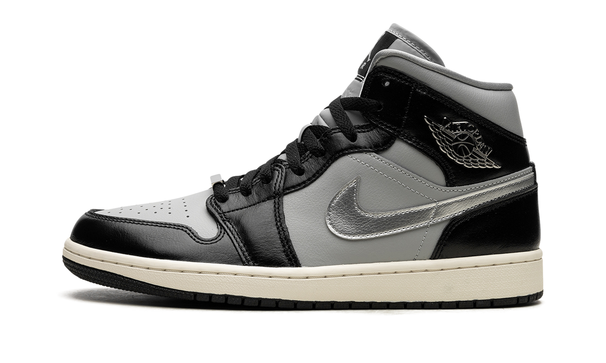 AIR JORDAN 1 MID SE WMNS Black Chrome FB9892 002