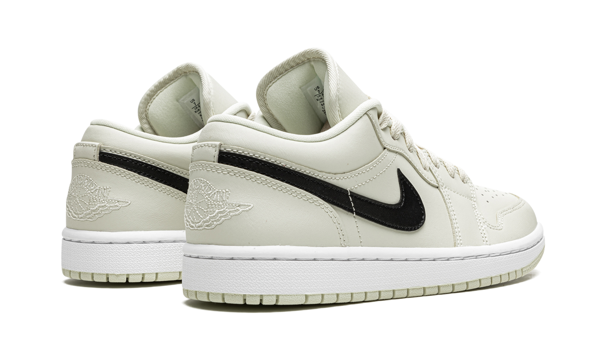 AIR JORDAN 1 LO WMNS Coconut Milk DC0774 121